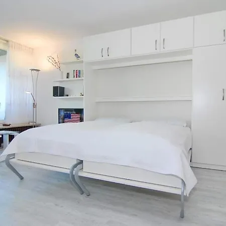 Klaus-groth-strasse 2, Whg 10 Apartment *